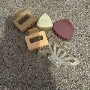 ‼️4/$15 Claw Clip Set